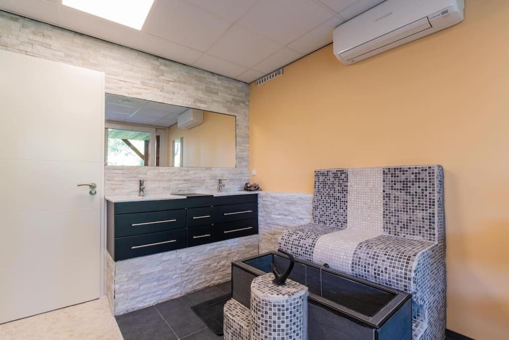 Wellness Studio Tiel Met Sauna En Jacuzzi エクステリア 写真